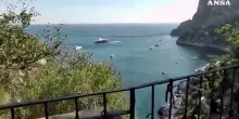 A Capri lo yacht di Al-Thani, nuovo proprietario della berlusconiana Villa Certosa