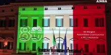80 anni fa la prima seduta della Costituente, la Camera illuminata con il tricolore