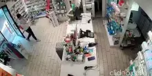 Seconda rapina in pochi giorni nella farmacia di Coviolo: il video