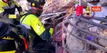 Vigili del Fuoco italiani al lavoro tra le macerie a La Guaira in Venezuela