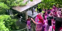 Spagna, ad Haro in migliaia si sfidano alla "Batalla del Vino"