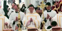 Chiesa cattolica, i lefebvriani consacrano i nuovi vescovi: &egrave; scisma