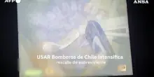Venezuela, soccorritori cileni al lavoro per liberare un uomo ancora vivo sotto le macerie