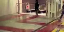 Piove dentro la stazione di Bologna, video