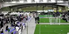 Calciatori robot umanoidi si sfidano nella RoboCup in Corea del Sud