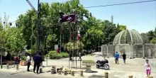 Tende per strada, l'Iran si prepara ai funerali di Khamenei