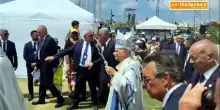 Papa Leone XIV lascia Lampedusa, le immagini