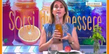 Sorsi di Benessere - T&egrave; verde con pesca e menta fatto in casa