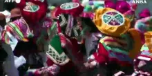 Carnevale tropicale a Parigi, l'America Latina colora gli Champs-Elysees