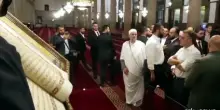Macron nella Grande Moschea degli Omayyadi a Damasco con al Sharaa