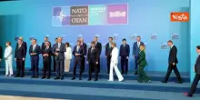 Meloni al vertice Nato di Ankara, la foto di gruppo con i leader dell'Alleanza