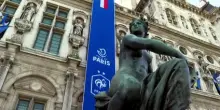 Mondiali 2026, su municipio Parigi la scritta "Paris avec les Bleus"