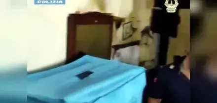 Scoperta a Napoli centrale delle truffe agli anziani