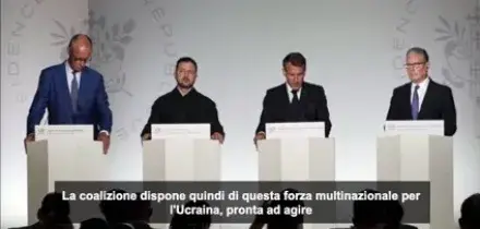 Macron: esercitazioni forza multinazionale Ucraina in Paesi confinanti