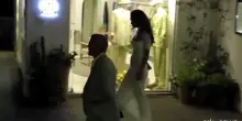 Vacanza a Capri per George Clooney e Amal (in abito lungo bianco)