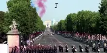 14 luglio, la "Patrouille de France" sorvola gli Champs &Eacute;lys&eacute;e