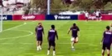 "Bologna: Primo Allenamento Intenso a Valles con Tedesco, Bernardeschi Mezzala e Novit&agrave; sul Futuro di Orsolini"
