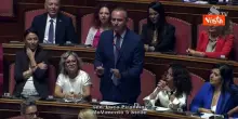 M5S espone cartelli contro maggioranza con scritto 'Imbullonati', Pirondini: Governo vada a casa