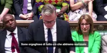 L'addio di Starmer ai parlamentari britannici tra gli applausi