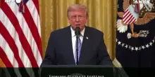 Trump si scaglia contro Nbc e Abc, minaccia la revoca delle loro licenze