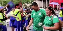 Alla vigilia della finale dei Mondiali 750 coppie si sposano