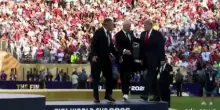 Mondiali, Trump consegna la coppa alla Spagna