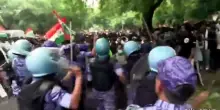 India, esplode la protesta degli "scarafaggi" contro frodi agli esami