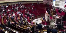 Francia, approvata legge anti-social per gli under 15
