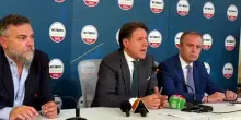Conte: "Governo blocca Italia, si ferma per proteggere amichetti partito"