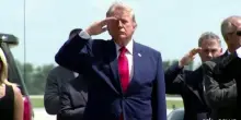 Trump accoglie salme di 4 soldati Usa morti, nuovi attacchi su Iran