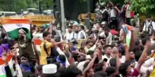 India, lascia il ministro dell'Istruzione, studenti in festa: finally