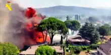 Spagna, immagini aeree degli incendi nelle regioni di Madrid e Avila