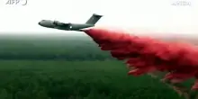 Aereo militare A400M effettua primo lancio antincendio nel sud-ovest della Francia