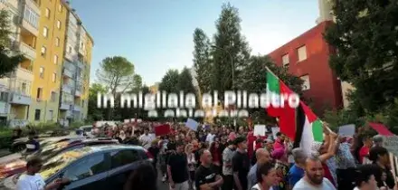 In migliaia al Pilastro a chiedere giustizia per Fakir: video