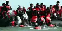 Canale della Manica, migranti tentano la traversata verso l'Inghilterra