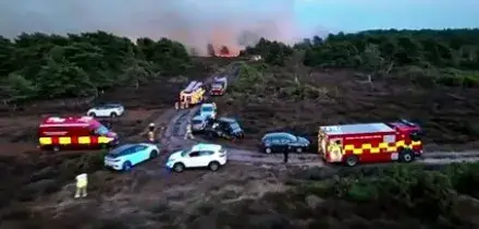 Regno Unito, incendio sulla costa del Suffolk: "Evento grave"