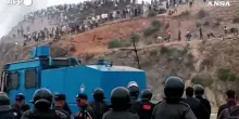 Marocco: tensione al confine con Ceuta, migliaia di persone tentano di entrare