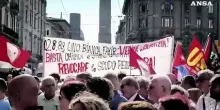 Strage Bologna, applausi a Lepore al corteo dopo le minacce per il caso Fakir