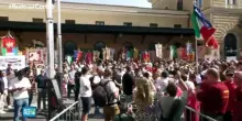 Strage di Bologna, il minuto di silenzio a e il triplice fischio del treno