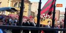 L'arrivo del feretro di Baresi nella Basilica di Sant'Ambrogio a Milano