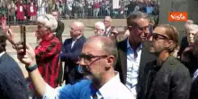I tifosi salutano Baresi con cori e fumogeni