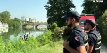 Torino: non si ferma all'alt, inseguito dalla polizia finisce nel Po