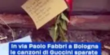 "Via Paolo Fabbri si riempie di fiori e ricordi per Guccini: l'omaggio dei fan al cantautore bolognese"