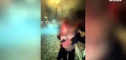 Nuovo video su Crans-Montana, i giovani cercano di sfondare le vetrate