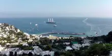 A Capri i 220 metri del pi&ugrave; grande yacht a vela del mondo