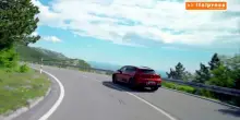 Nuova Mercedes GLA, ancora pi&ugrave; elettrica e tecnologica