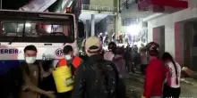 Colombia, squadre di soccorso formano catene umane per cercare sopravvissuti