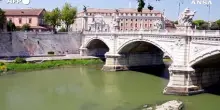 Dal Tevere in secca riemergono i resti di un ponte romano