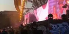 Jovanotti-Morandi sul palco a Montesilvano: gag sull'eclissi. Barletta, niente concerto