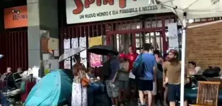 Spin Time, gli sfollati sotto il temporale